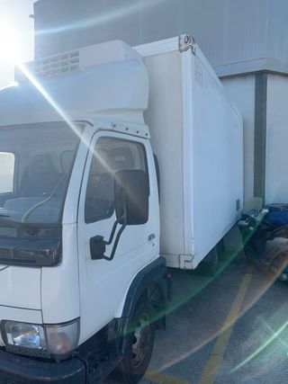 Camión Nissan Cabstar 2001