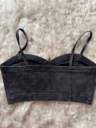 Crop Top Vaquero Negro con Cremallera