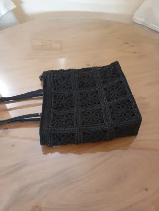 Bolso de rafia negro tejido.forrado