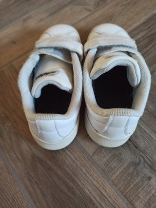 Scarpe Adidas bimbo bianche n. 24 velcro