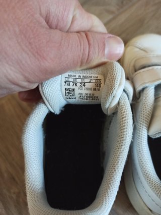 Scarpe Adidas bimbo bianche n. 24 velcro