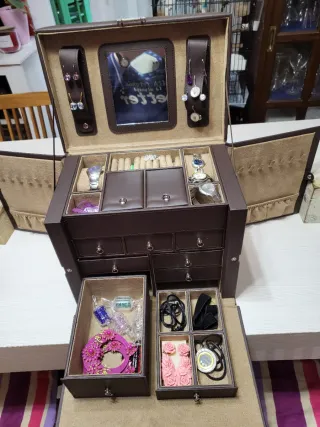 Joyero Marrón con Cierre Metálico