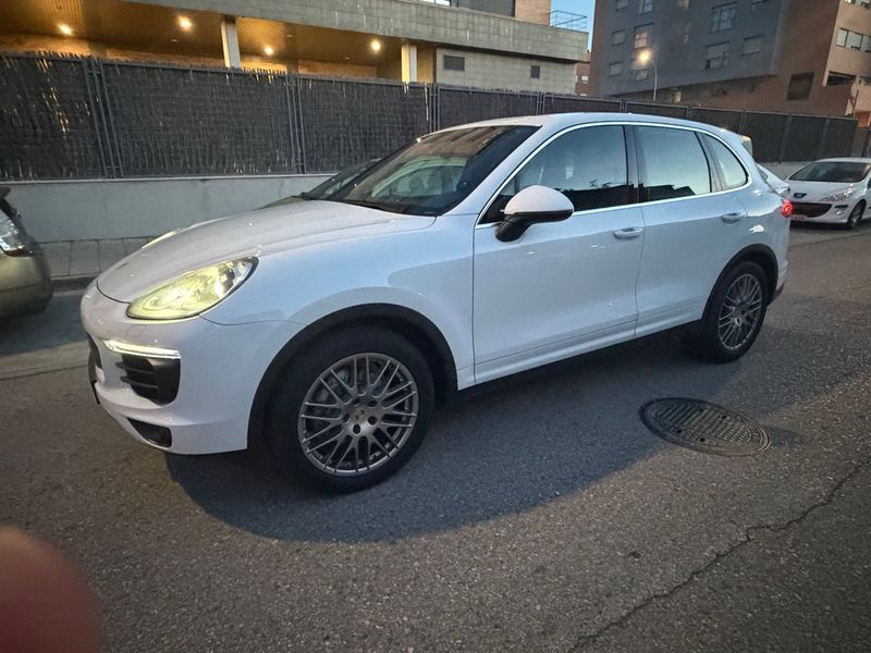 Porsche Cayenne 2016