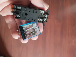Lote 5 Relés Electromagnéticos