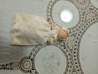 Muñeca de porcelana pequeña vintage