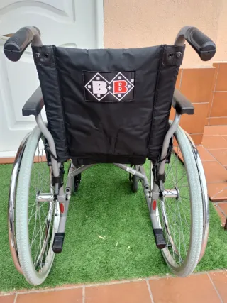 Silla de ruedas grandes  B Y B