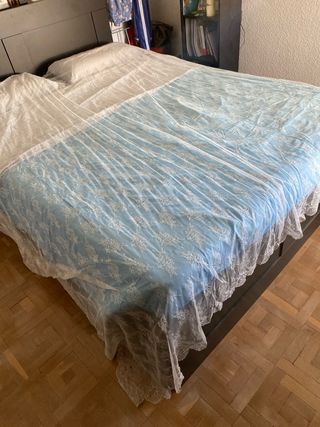 Velo Mantilla Chantilly Blanco. Color marfil.
