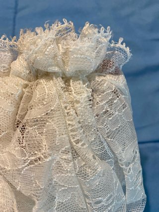 Velo Mantilla Chantilly Blanco. Color marfil.