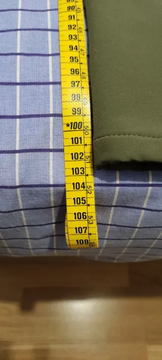 Pantalones térmicos marrones y verdes