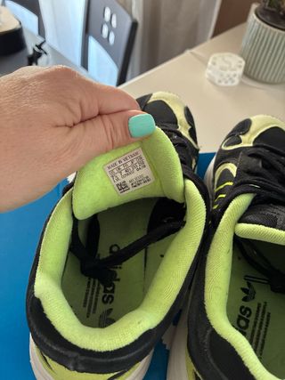 Zapatillas Adidas Yung-1 Talla 40