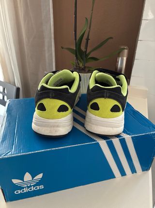 Zapatillas Adidas Yung-1 Talla 40
