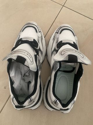 Zapatillas New Fashion Blancas y Negras