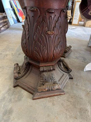 Pedestales de madera tallada (2 unidades)