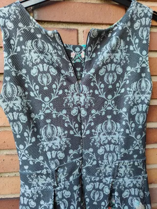 Vestido sin mangas estampado floral