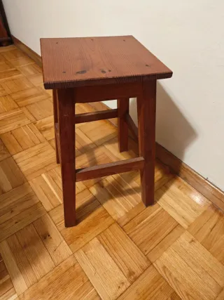 Banqueta de madera rústica