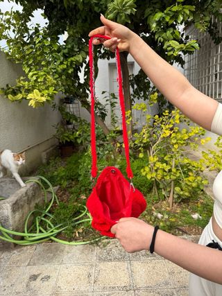 Bolso hecho a mano roja