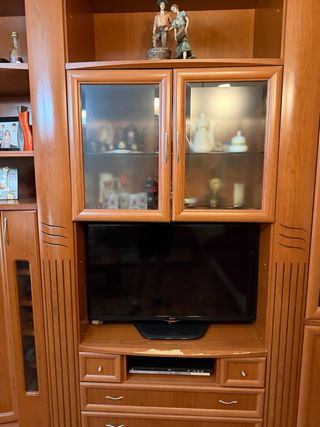 Mueble rústico de Nogal con minibar y luces