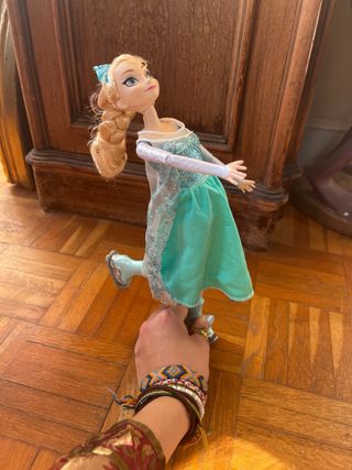 Muñeca Elsa Patinadora Frozen