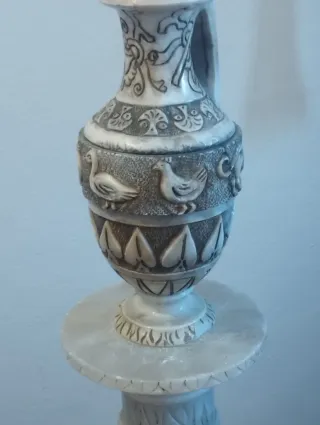 Vendo jarrón antiguo con pie de mármol unico