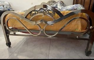 Camas plateadas estilo vintage