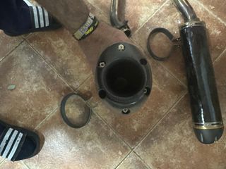 2 Escapes Yamaha R1 2007-2008 Carbono