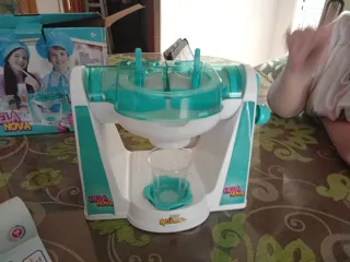 Máquina de helados y postres Hela Nova