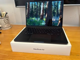 MacBook Air 13 Medianoche 16GB (2024)