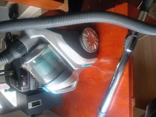 Aspiradora Qilive sin bolsa 900W