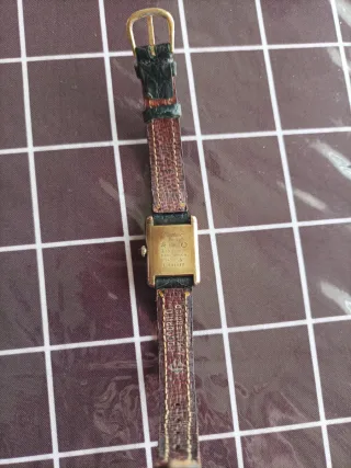 Reloj Cartier Negro y Dorado