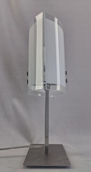 Lámpara de mesa diseño italiano metal y cristal