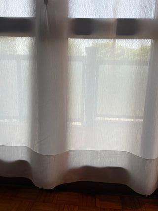 Tenda bianca per finestre
