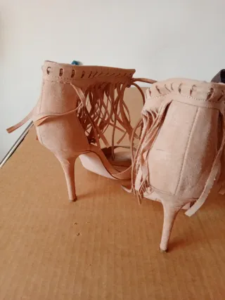 Xti Zapatos Marrones y Beige