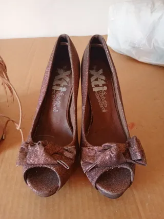 Xti Zapatos Marrones y Beige