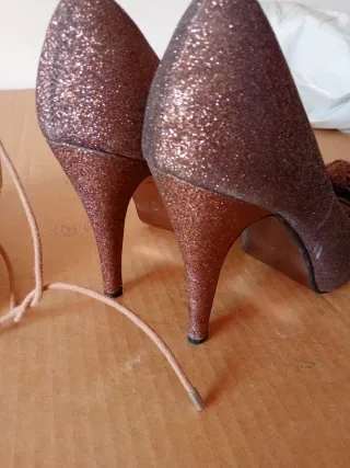 Xti Zapatos Marrones y Beige