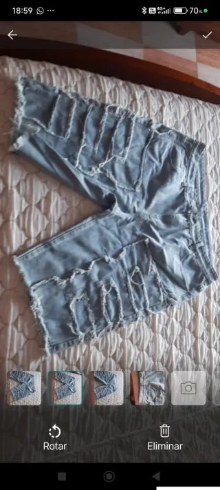 Pantalón vaquero deshilachado fresquito