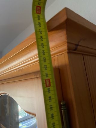 Mueble de salón madera y cristal