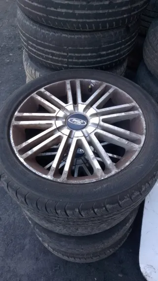 Llantas Ford C-Max