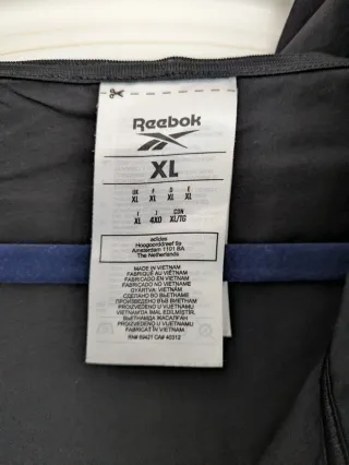 Chaqueta Reebok XL Negra y Gris