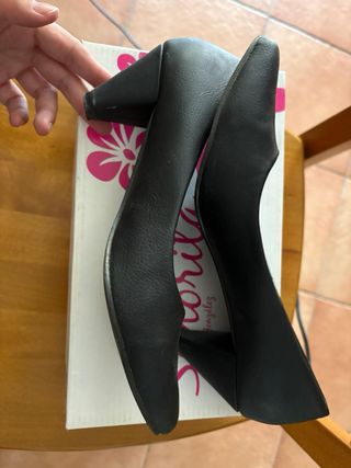 Tacones Negros Señorita