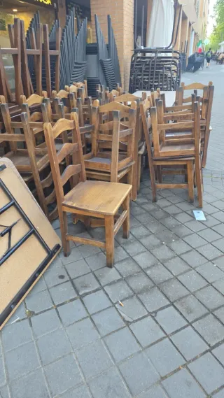 Sillas de madera para local 8 euros la unidad