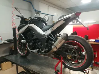 Kawasaki Z1000 Negra/Plata