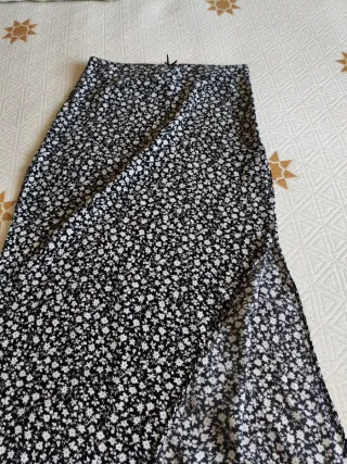 Falda larga estampada floral con abertura