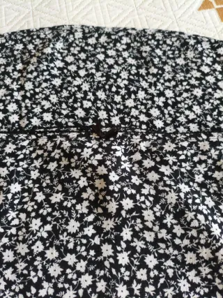 Falda larga estampada floral con abertura