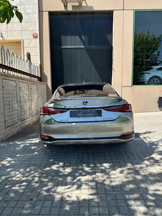 Lexus ES 2.5 300h Executive