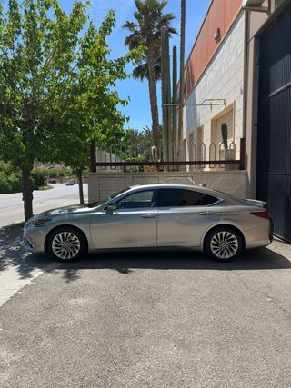 Lexus ES 2.5 300h Executive