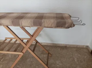 Tabla de planchar de madera plegable