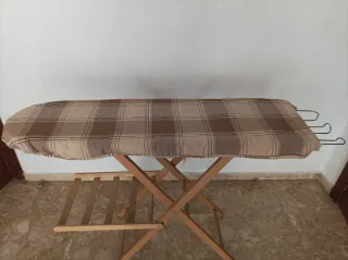 Tabla de planchar de madera plegable