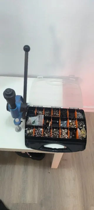 Prensa manual con accesorios
