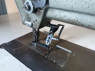 Máquina de coser industrial triple arrastre