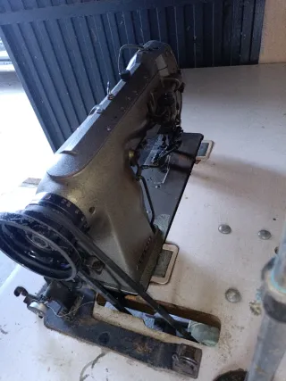 Máquina de coser industrial triple arrastre